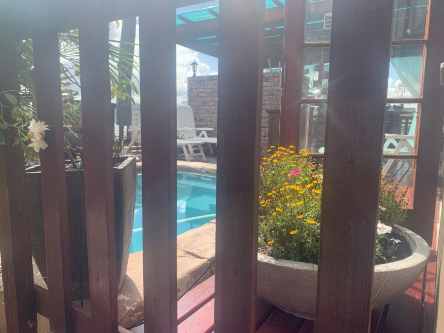 4 Bedroom Property for Sale in Fraaiuitsig Western Cape